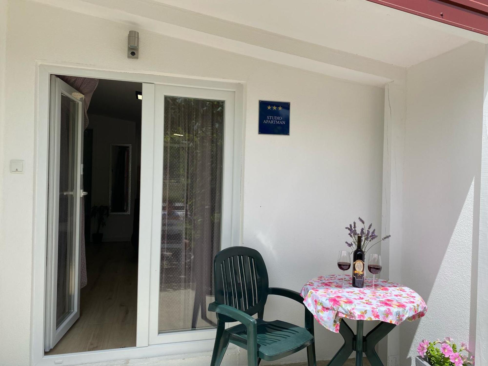 Studio Apartment Adrijana ซาเกร็บ ภายนอก รูปภาพ